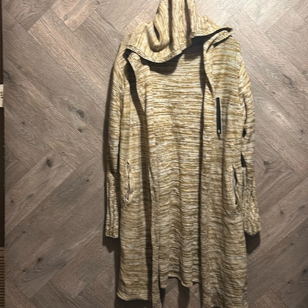 Cardigan sweater with pockets